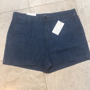 NWT LADIES Shorts size 10,front side pockets,comfy Chambray blue color